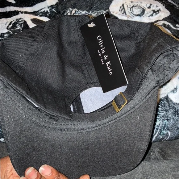 Queen Black and Silver Cap - Picture 6 of 6